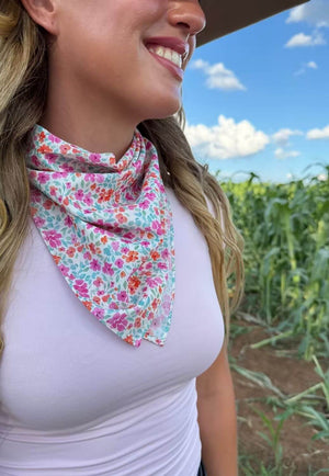 Treasure Chest Co Womens Ditsy Floral Scarf