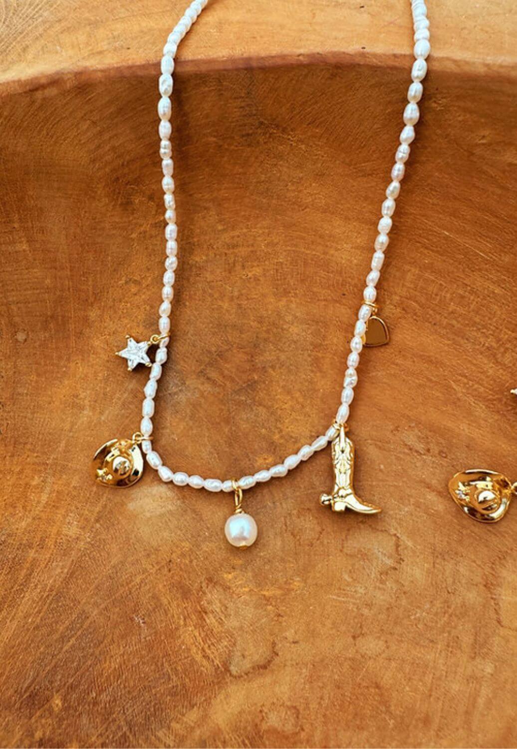 Treasure Chest Co Annie Oakley Pearl Necklace