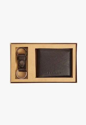 R.M. Williams Mens Wallet and Keyring Gift Set