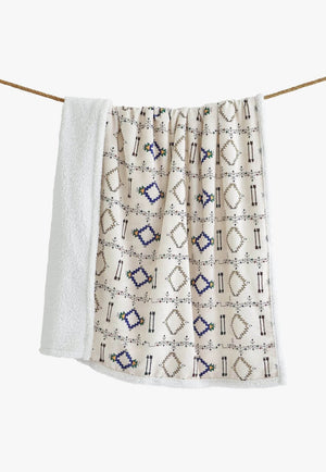 Arrow Campfire Sherpa Throw