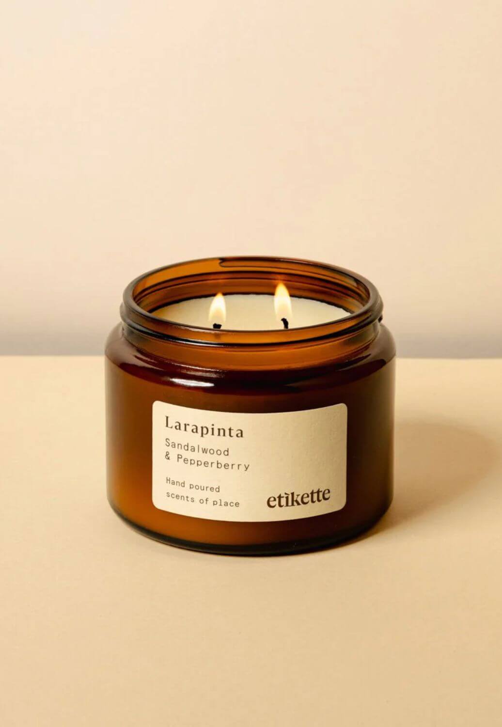 Etikette Larapinta In Sandalwood and Pepperberry Candle