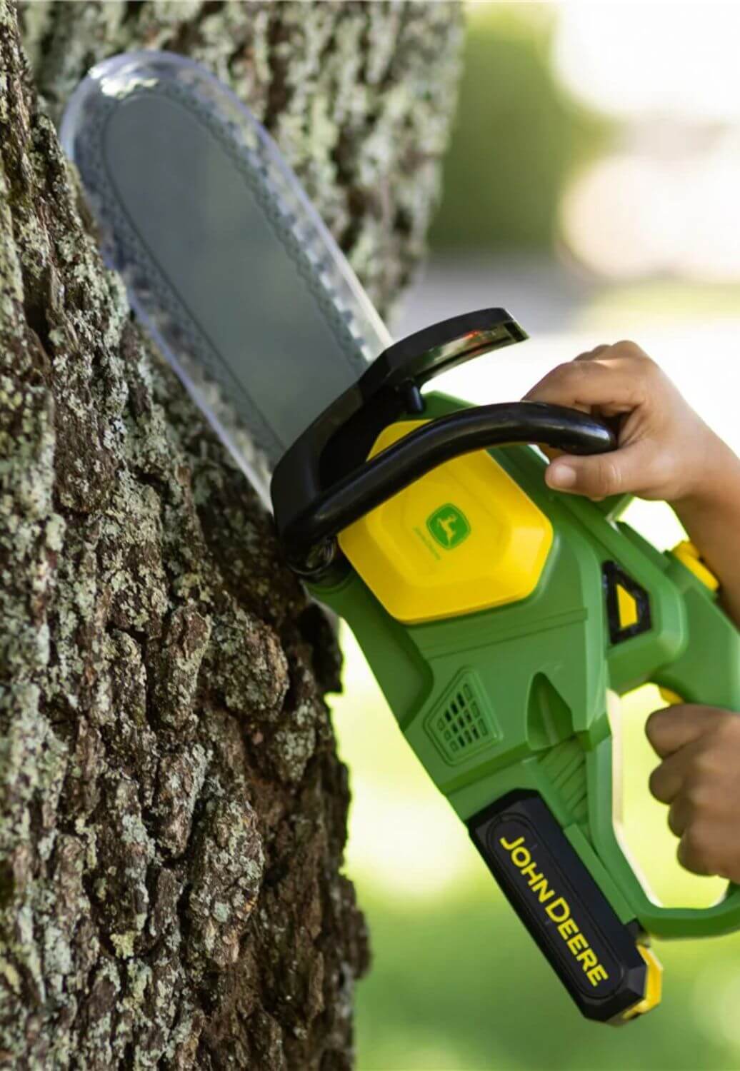John Deere Motorised Chainsaw
