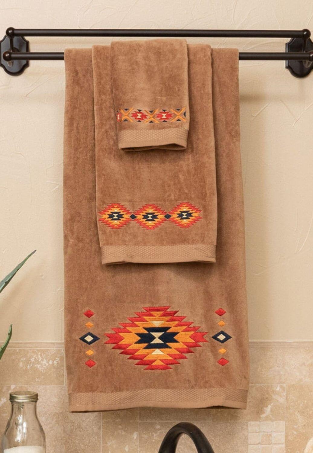 Del Sol Embroidered Towel Set
