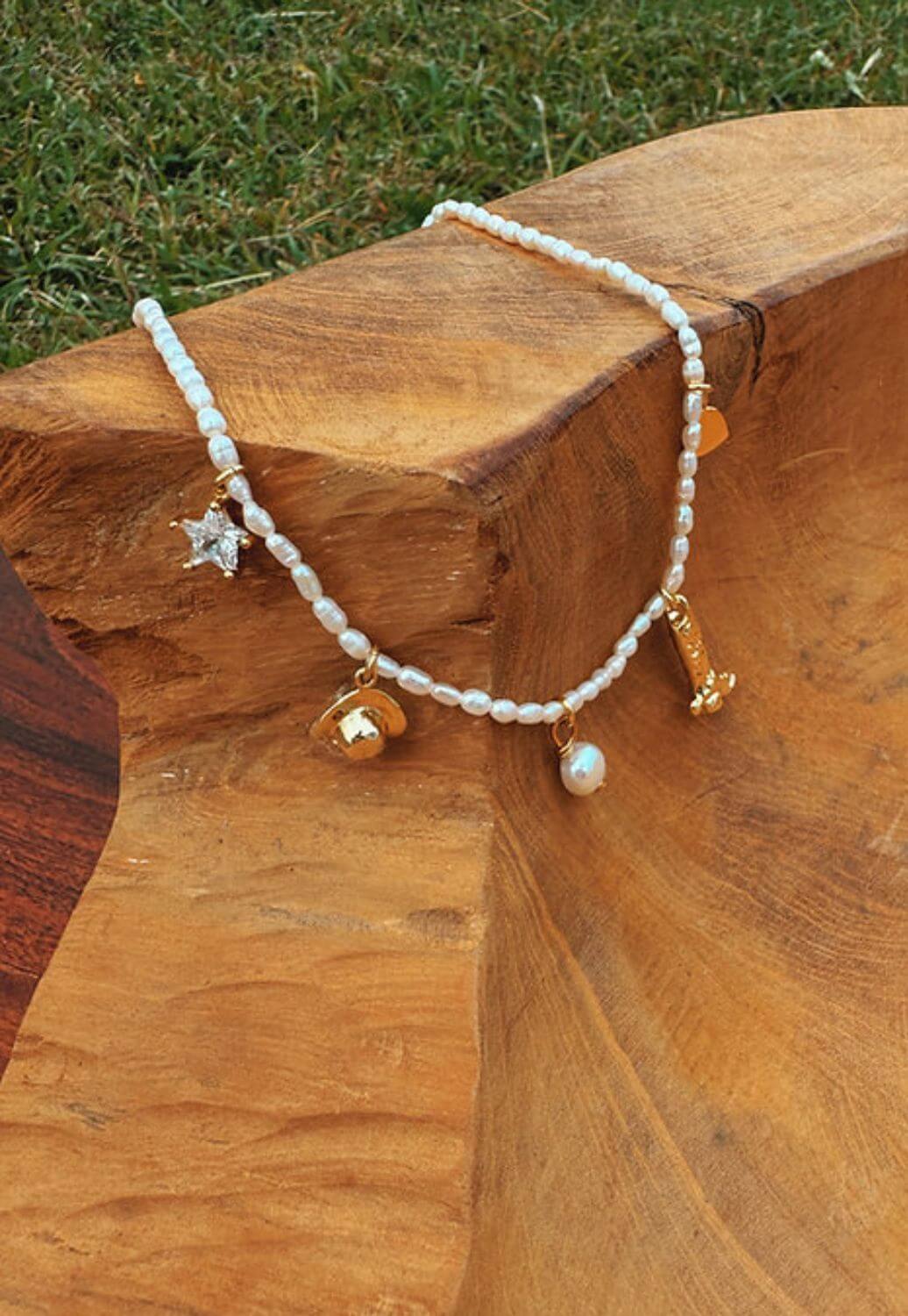 Treasure Chest Co Annie Oakley Pearl Necklace