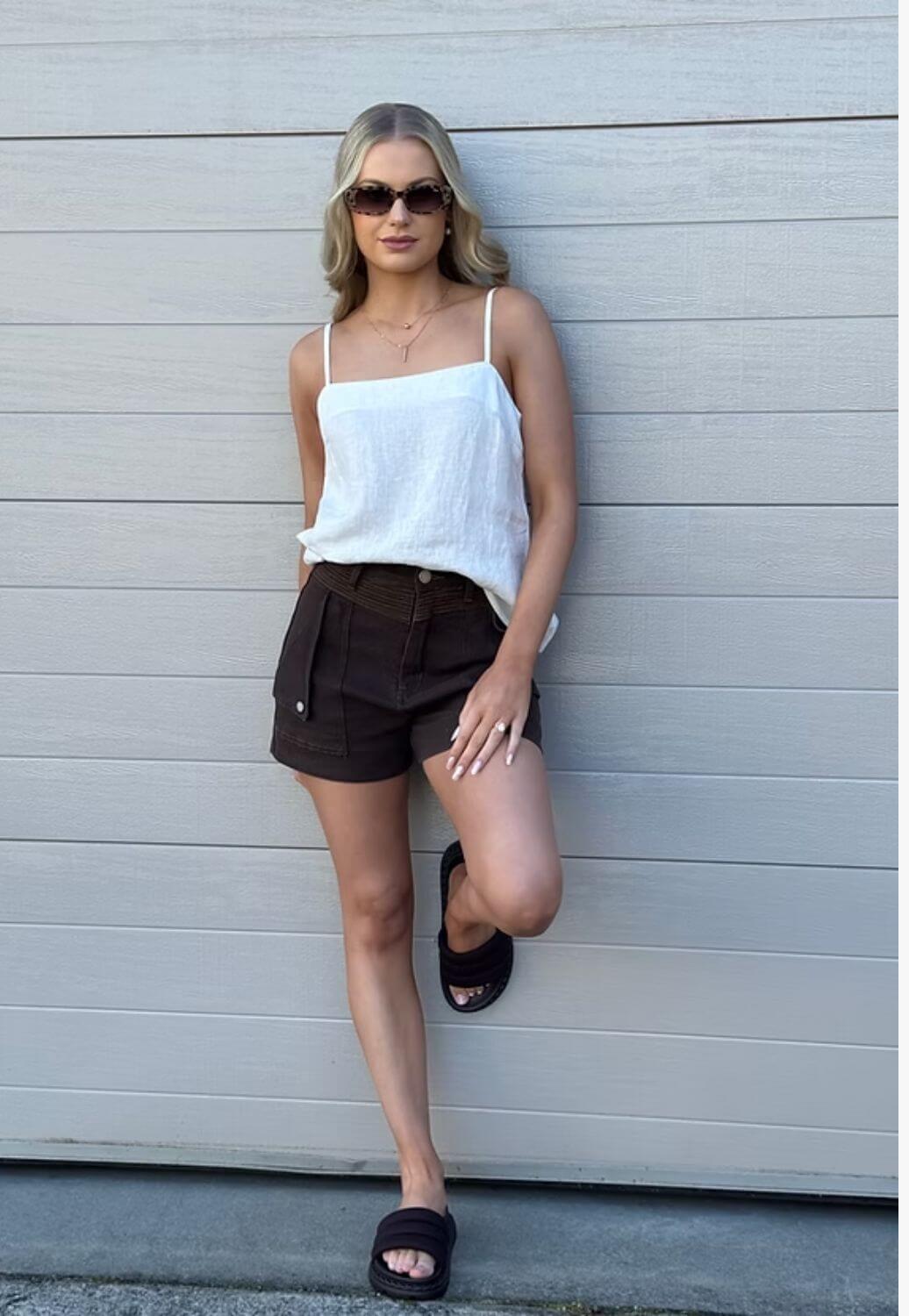 Country Denim Detailed Flip Pocket Short