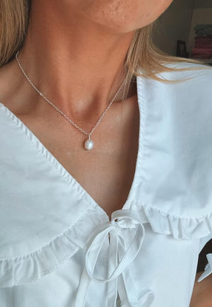Treasure Chest Co Womens Lyra Pearl Pendant Necklace