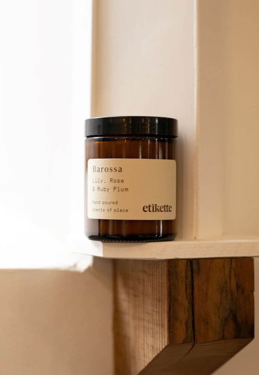 Etikette Barossa in Lily, Rose & Ruby Plum Soy Candle