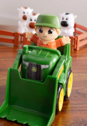 John Deere The Cows Are Out Farm Set