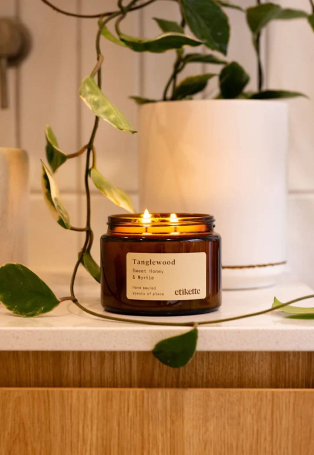 Etikette Tanglewood Sweet Honey and Myrtle Candle