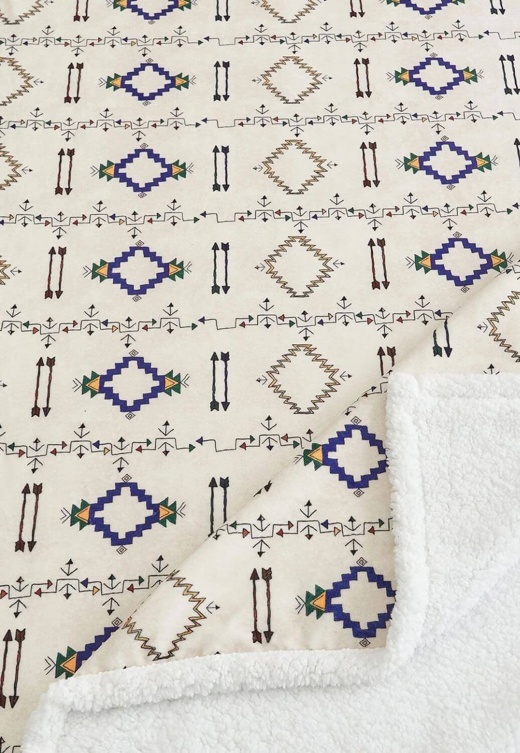 Arrow Campfire Sherpa Throw