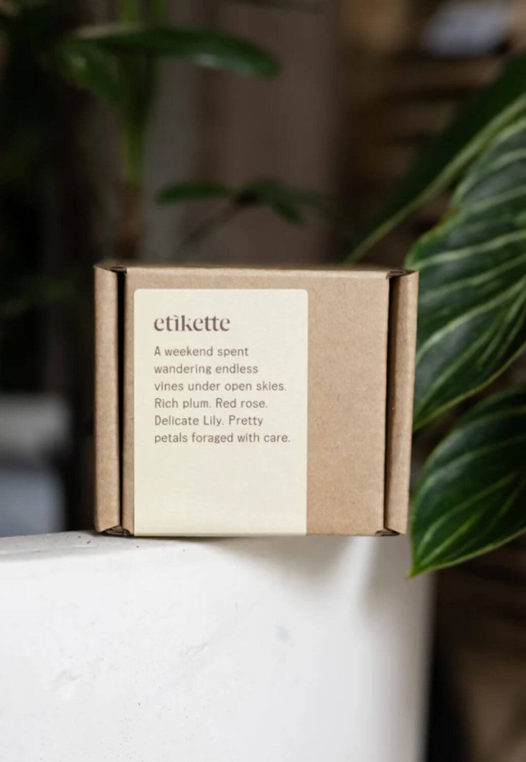 Etikette Barossa in Lily, Rose & Ruby Plum Soy Candle