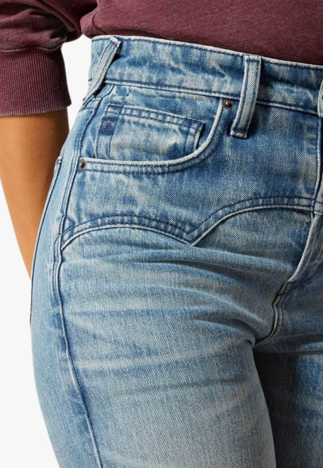 Ariat Womens Cheyenne Yoke Ultra High Rise Straight Leg Jean 10065935