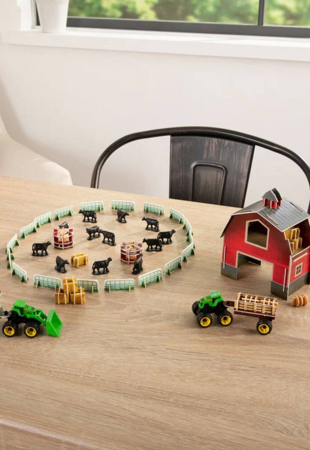John Deere Monster Treads Eco Snap Barn Yard Play Set