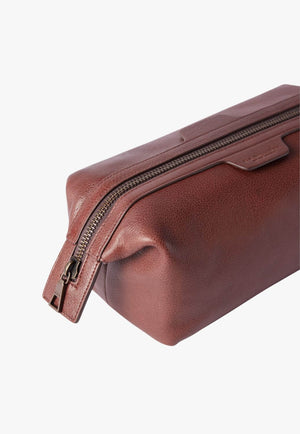 R.M. Williams Farrier Washbag
