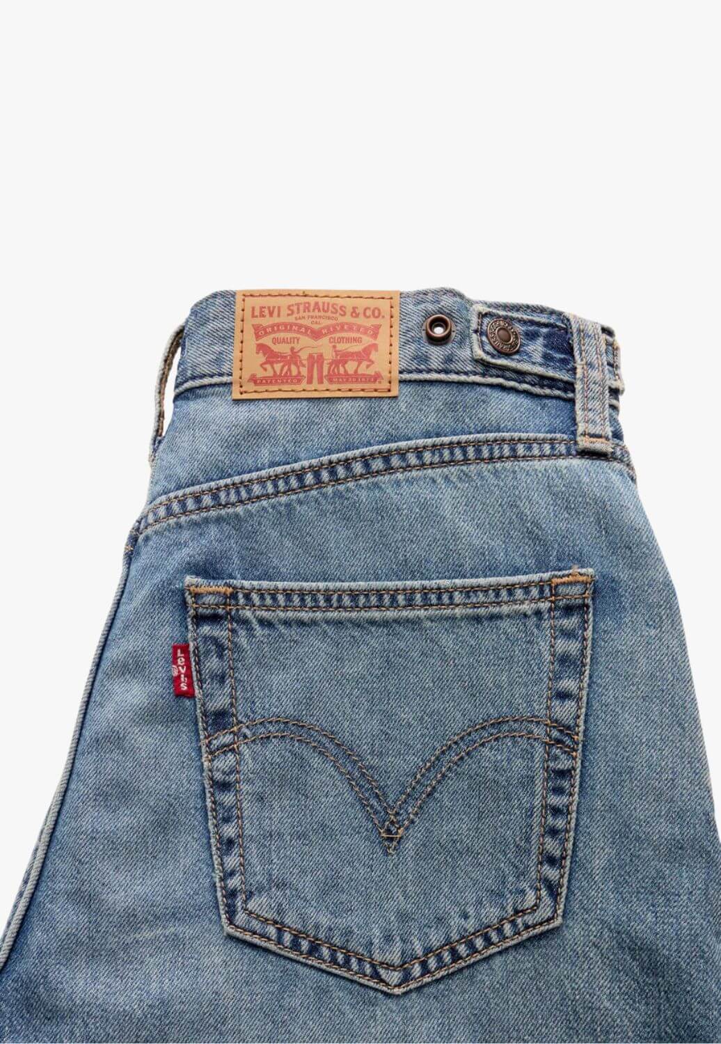 Levi Womens Cinch Mid Thigh Short