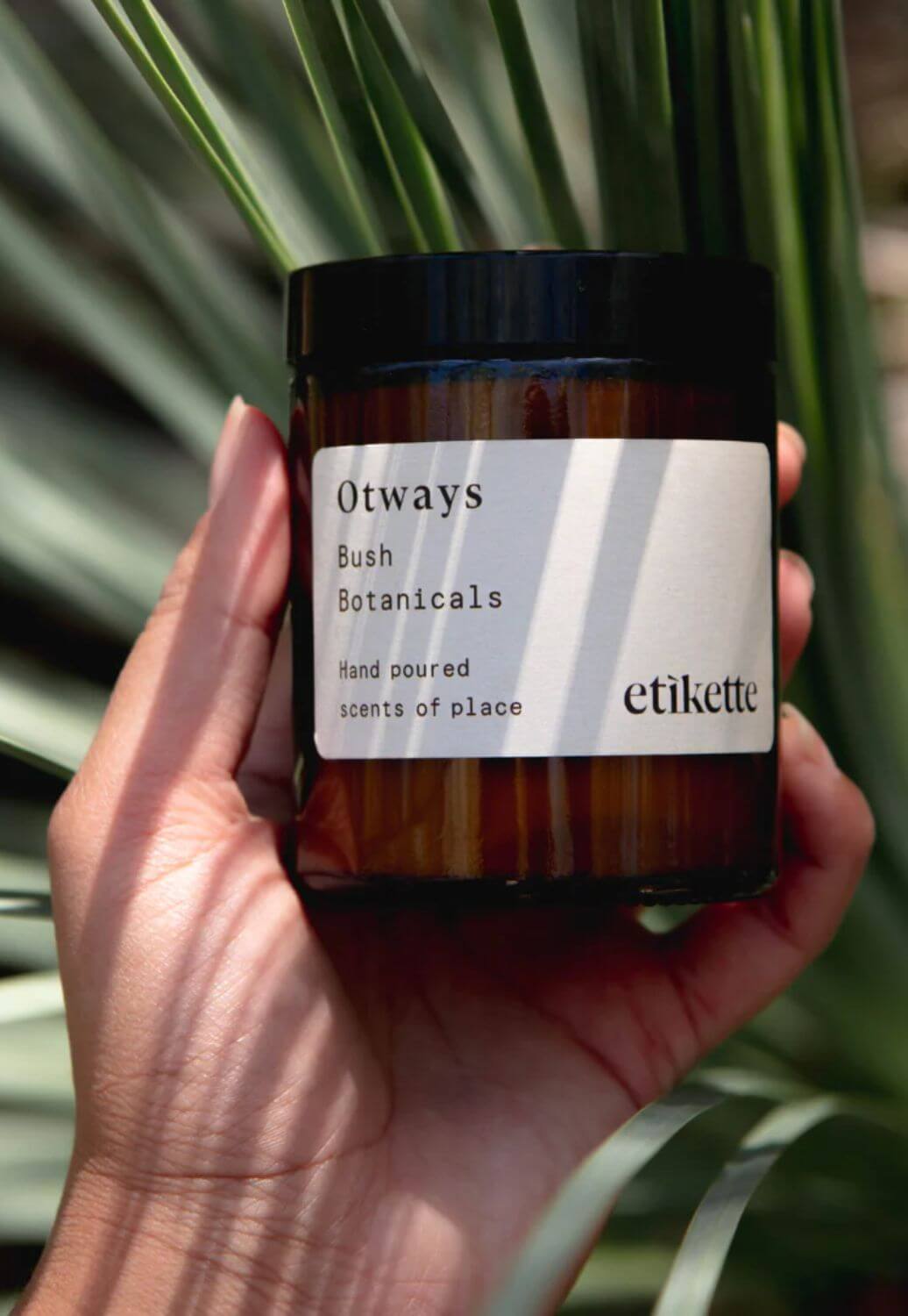 Etikette Otways in Bush Botanicals Double Wick Soy Candle