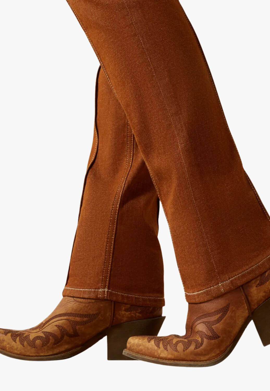 Ariat Womens Ultra High Rise Relaxed Straight Leg Jean