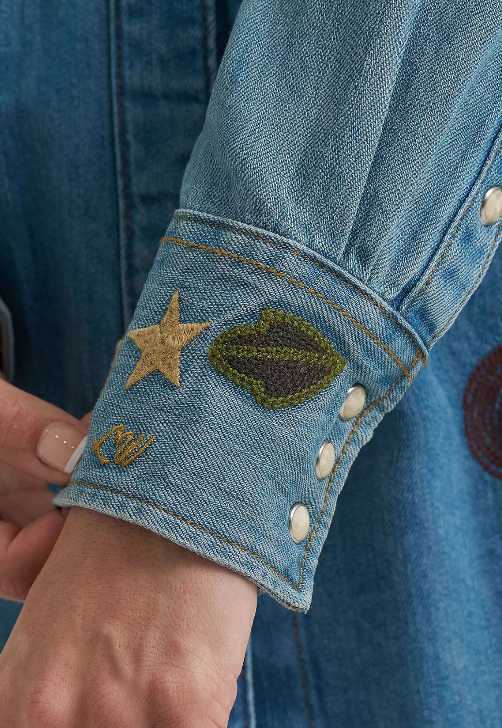 Wrangler X Lainey Wilson Womens Embroidered Shirt