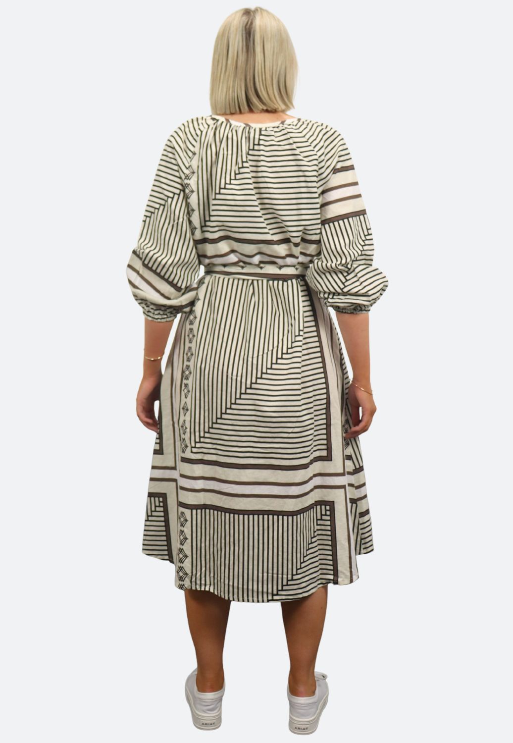 Goondiwindi Womens Midi Belted Raglan Dress