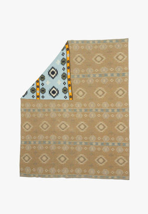 Myra Wolfstone Ridge Throw