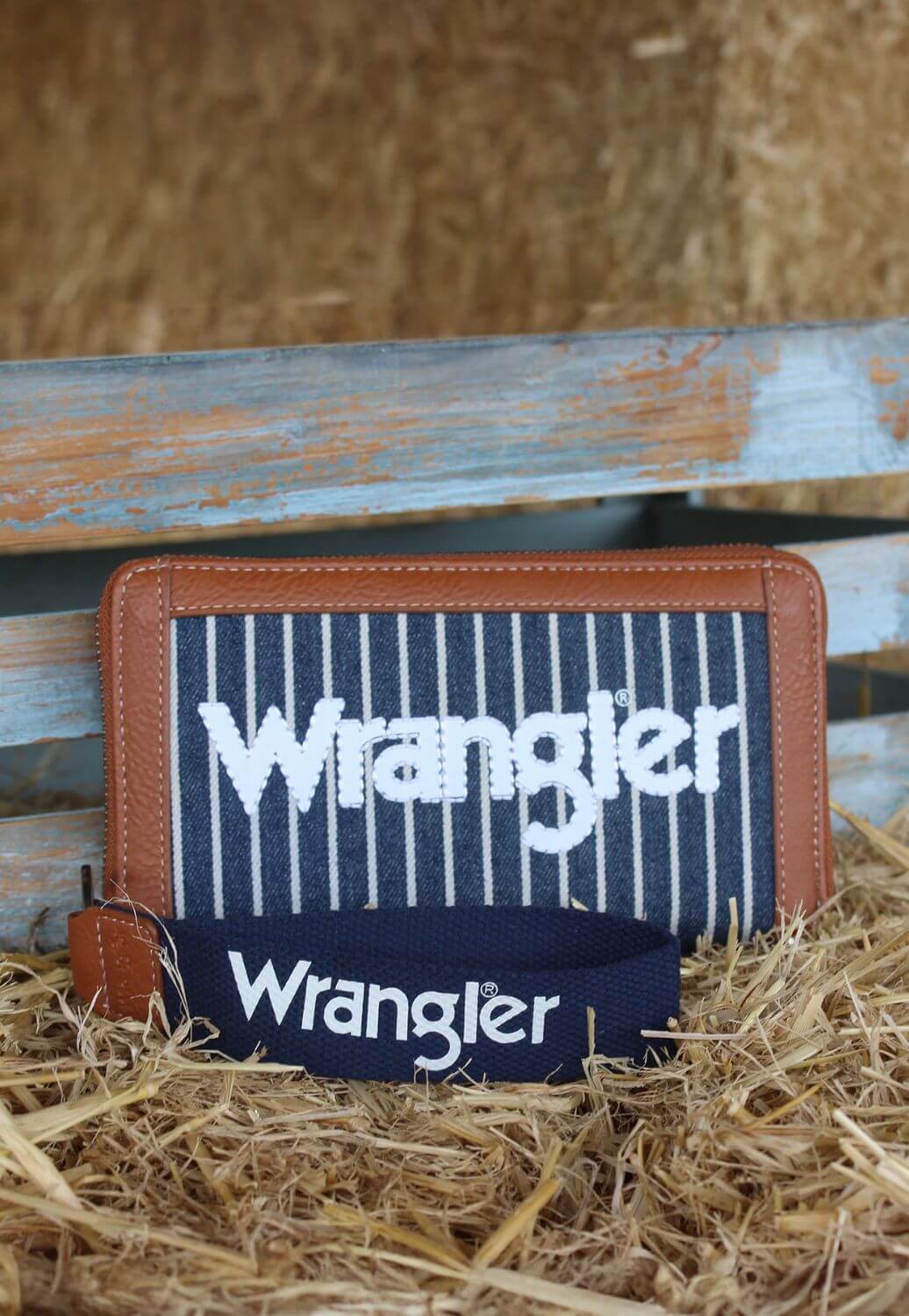 Wrangler Canvas Iconic Logo Wallet