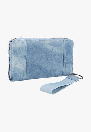 Wrangler Willa Wallet