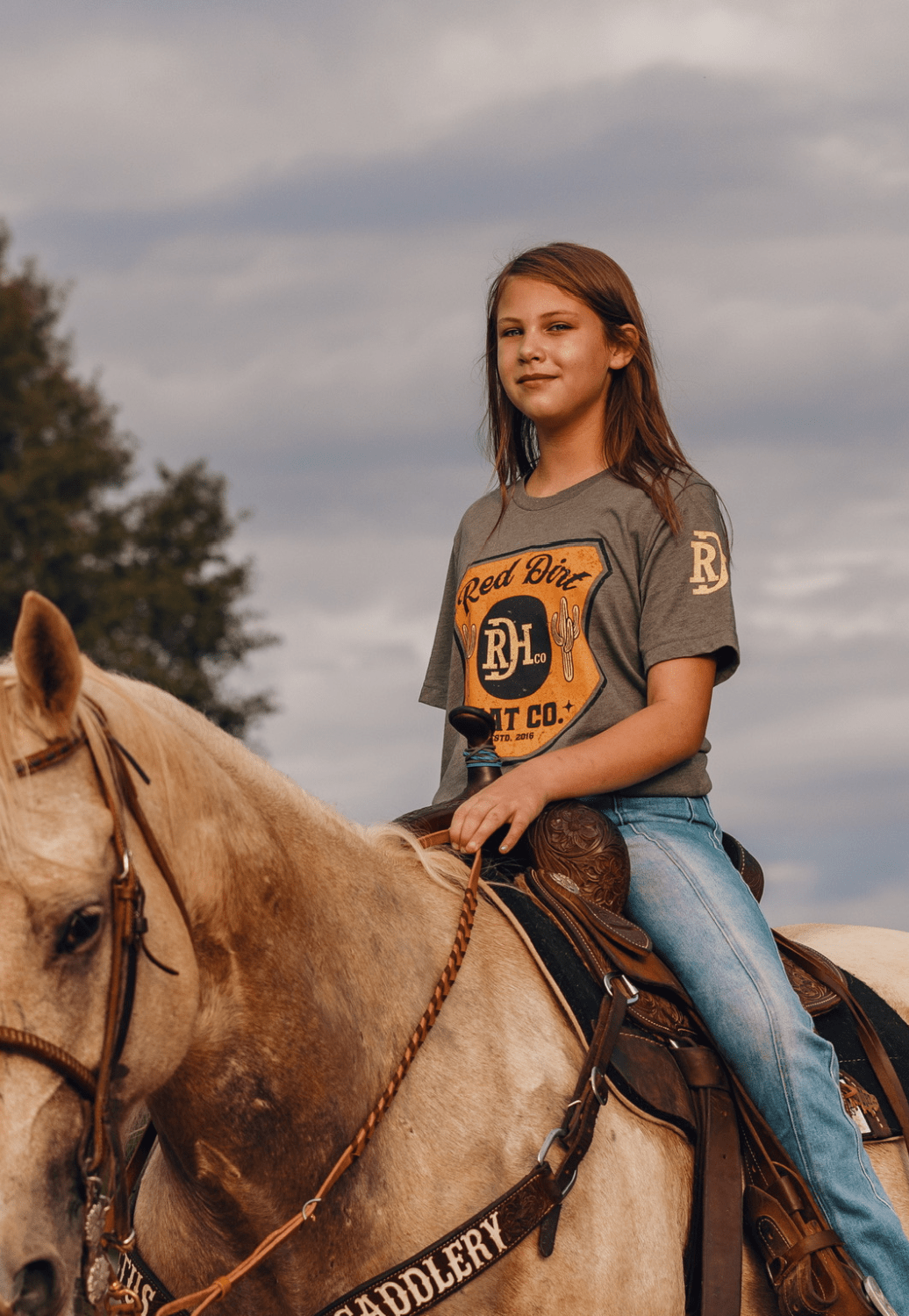 Red Dirt Hat Co. CLOTHING-MensT-Shirts Red Dirt Hat Co. Unisex Buffalo Badge T-Shirt